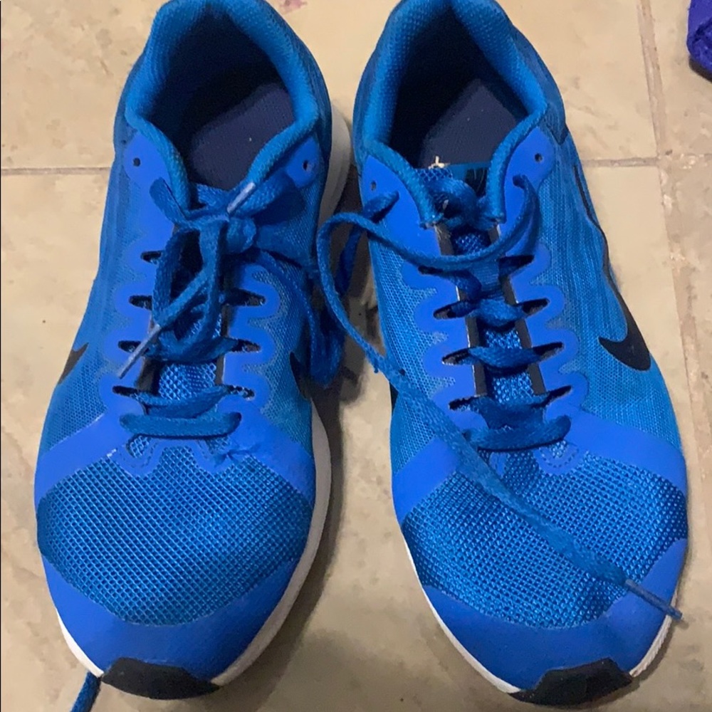 BLUE NIKE SHOES IN GREAT CONDITION!!! - Picture 3 of 6